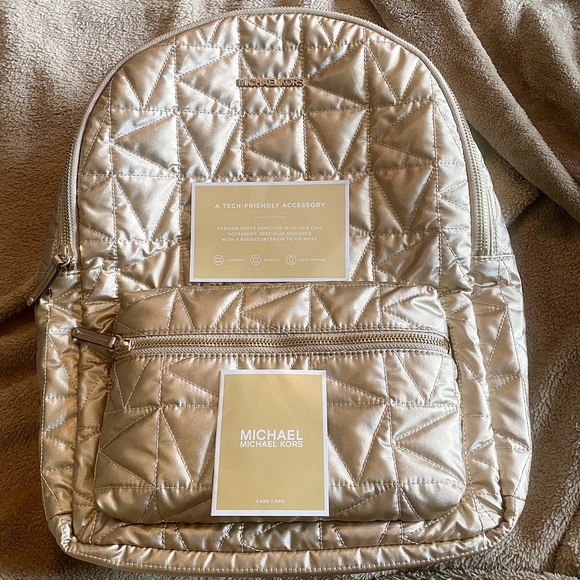 ♥️💖 NWT Michael Kors Winnie Pale Gold Metallic Nylon Large Backpack Bag $448 - Picture 3 of 15